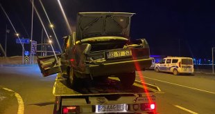 Ardahan'da iki otomobilin çarpıştığı kazada 3 kişi yaralandı