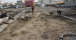Malazgirt Belediyesi'nin yeni yol yapım çalışmaları sürüyor