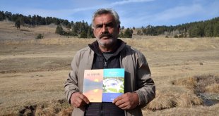 Memleketinin güzelliklerini dörtlüklerle anlatan Karslı çobanın "şiir" tutkusu