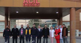 Tekin, ilçe hastanelerinde incelemelerde bulundu