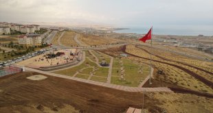 Erciş'te millet bahçesi ve kent ormanı açılışı gerçekleştirildi