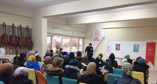 Erzincan'da kadınlar kansere karşı bilgilendiriliyor