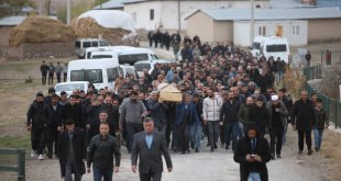 Ağrı'daki trafik kazasında ölen Önder Gürbüz ve Serhat Bayraktutan Van'da defnedildi