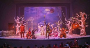 İlkokul öğrencileri tiyatro ile buluşuyor