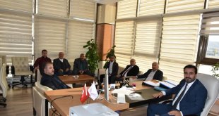 Başkan Güngöralp: "Sağlık çalışanlarımız, insan hayatına saygıyı ifade etmektedir"