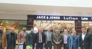 Karakalem ve yağlı boya ustası din görevlisinden resim sergisi