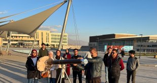 Öğrenciler teleskopla gökyüzüne sanal yolculuk yaptı