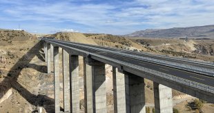Kars-Erzurum arasındaki Taşlı Güney-2 Viyadüğü hizmete açıldı