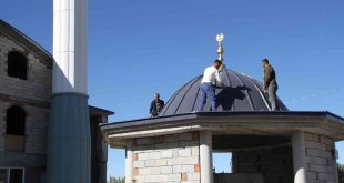 Hayırseverlerin yaptırdığı cami inşaatı devam ediyor