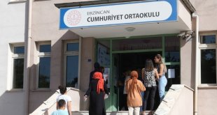 Erzincan'da ortaöğretim mezunu adaylar sınav heyecanı yaşadı