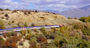 Doğu Ekspresi'nin Kemah-Erzincan rotası fotoğraf tutkunlarına doğal stüdyo oluyor