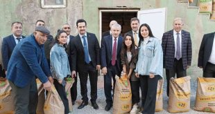 Hakkari'deki çiftçilere buğday ve tohum desteği