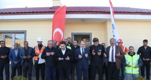 Başkale'de depremzedelere konutları teslim edildi