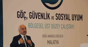 Bakan Yardımcısı Ersoy: "Biz, birilerinin yaptığı gibi Ege Denizi'nde botlarını şişleyip, çocukları soğuk sularda ölüme mahkum edemezdik"