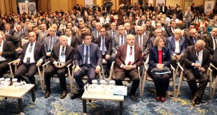 Erzurum'da 'Her Yönüyle Kentsel Dönüşüm ve Akıllı Şehirler Zirvesi' toplantısı düzenlendi