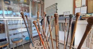 Ceviz ağacına şekil veren üçüncü kuşak baston ustası