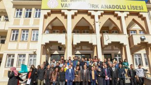 Vali Balcı öğrencilerle bir araya geldi