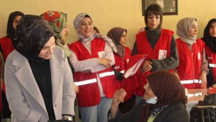 Kızılay ekiplerinden huzurevine ziyaret