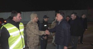 Vali Çağatay'dan güvenlik güçlerine "yılbaşı" ziyareti
