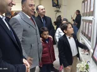 4. sınıf öğrencisinden kişisel karikatür sergisi