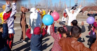 Bingöl'de köy okulları tiyatro ile buluşuyor