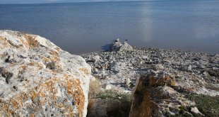 Van Gölü'nün çekilmesiyle Urartu dönemine ait tapınma alanı ortaya çıktı