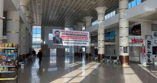 Ağrı'da otogar esnafından Başkan Sayan'a teşekkür pankartı