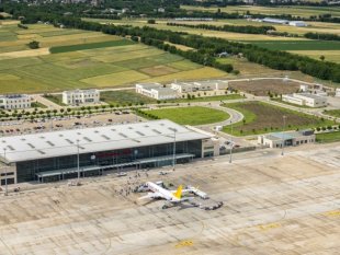 Elazığ Havalimanı ikinci pisti hizmete açıldı