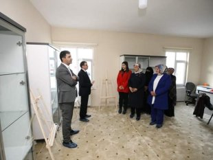 Kadınların üretim yapacağı merkez törenle açıldı