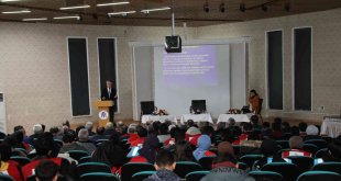 Erzincan'da Depremle Yaşamak konulu açık oturum yapıldı, fotoğraf sergisi açıldı