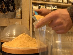 Soğuk havada vatandaşlar aktarlara yöneldi