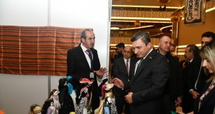 Geleneksel Giysili Bebek'lere ilgi