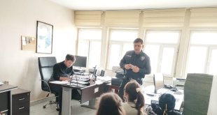 Çıldır Kuran Kursu öğrencileri emniyeti ziyaret etti