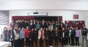 Kaymakam İpek, Lise öğrencileri ile kariyer günlerinde buluştu