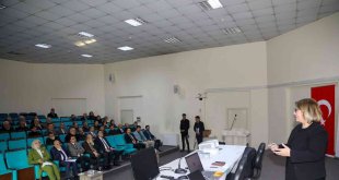 Van Büyükşehir Belediyesinden hizmet içi eğitim semineri