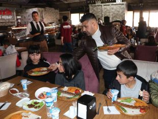 Her gün yüzlerce öğrencinin hayalini gerçekleştiriyor