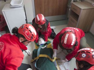 Ahlat Devlet Hastanesinde gerçeği aratmayan deprem tatbikat