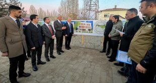 AK Parti Kars milletvekilleri Arslan ve Kılıç, Sarıkamış'ta incelemelerde bulundu