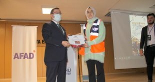 Afet okur yazarlığında gençlere eğitim