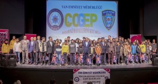 Van'da "Başar ki Hayallerini Kucakla" projesinin galası yapıldı