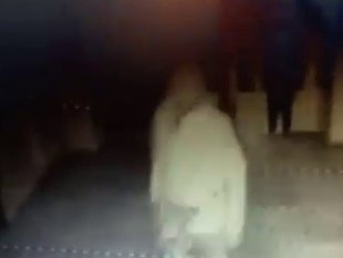 Ağrı'da hırsızlar ayakkabı çalmak için girdikleri binanın güvenlik kamerasını da çaldılar