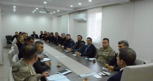 Yedisu'da 'Kışa hazırlık ve karla mücadele' toplantısı yapıldı