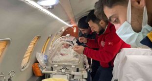 Kalp rahatsızlığı olan 3 günlük bebek İstanbul'a sevk edildi