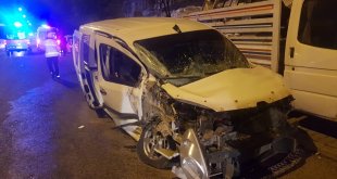 Malatya'da belediye otobüsü ile hafif ticari aracın çarpıştığı kazada 8 kişi yaralandı