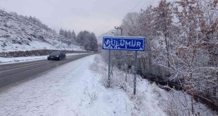Tunceli'de karla mücadele sürüyor