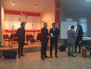 Akçadağ'ın tanıtımına katkı sunan öğretmene plaket