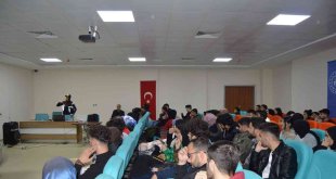 Tatvan'da "Bağımlılıkla Mücadele Semineri" verildi