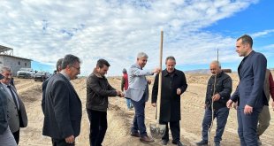 Adilcevaz'da kurulan "Ceviz Gen Bahçesi" çiftçinin yüzünü güldürdü