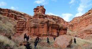 Narman Peribacaları üniversite öğrencilerini ağırladı
