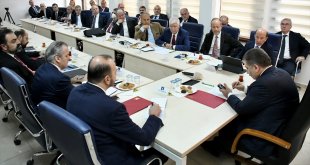 Sağlık Bakanı Koca ilaç sektörü temsilcileriyle buluştu: